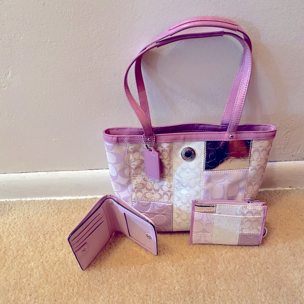 Coach summer purse. Color light lavender and purple